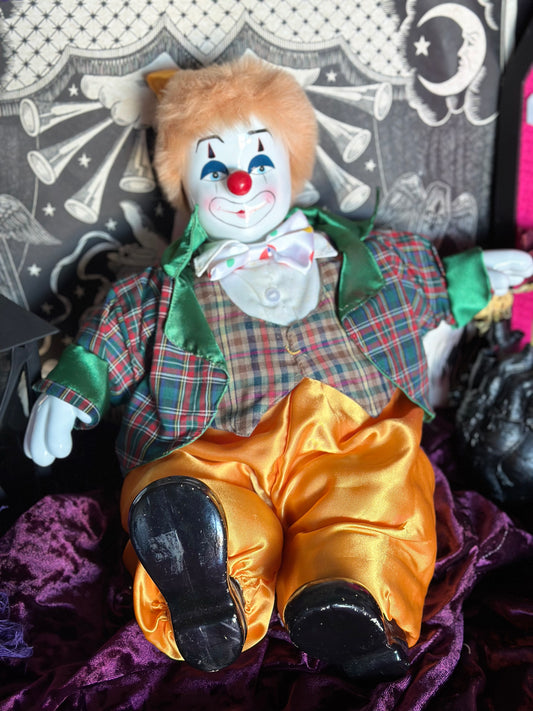 Geppeddo porcelain clown doll vintage